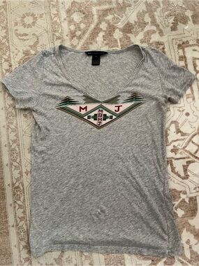Marc by Marc Jacobs Heather Gray V-Neck Tee with Tribal Chest Print super soft